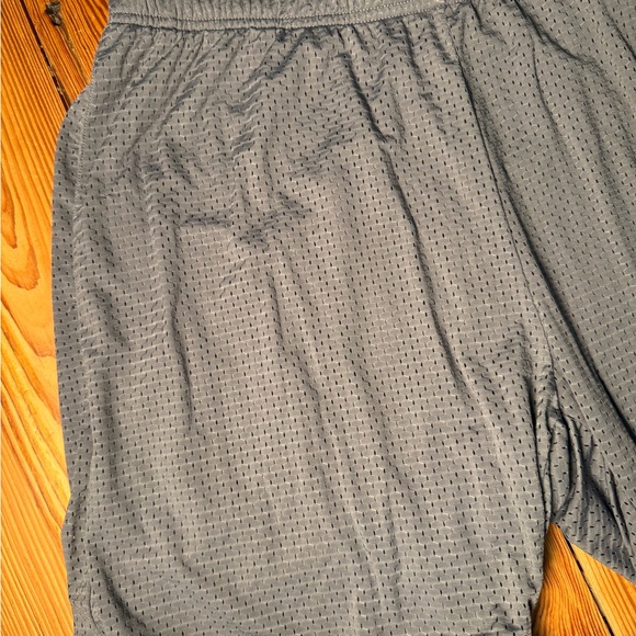 Nice Laundry 6" Pocket Lounge Shorts in Grey Men's Size Large - Picture 3 of 10